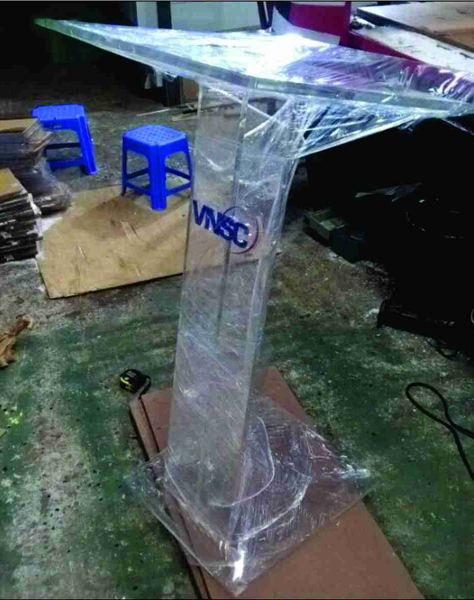 Bục phát biểu mica đẹp